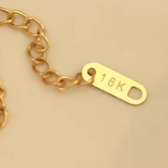 New 18k Gold Plated Zircon Sunburst Layering Necklace - Picture 8 of 14